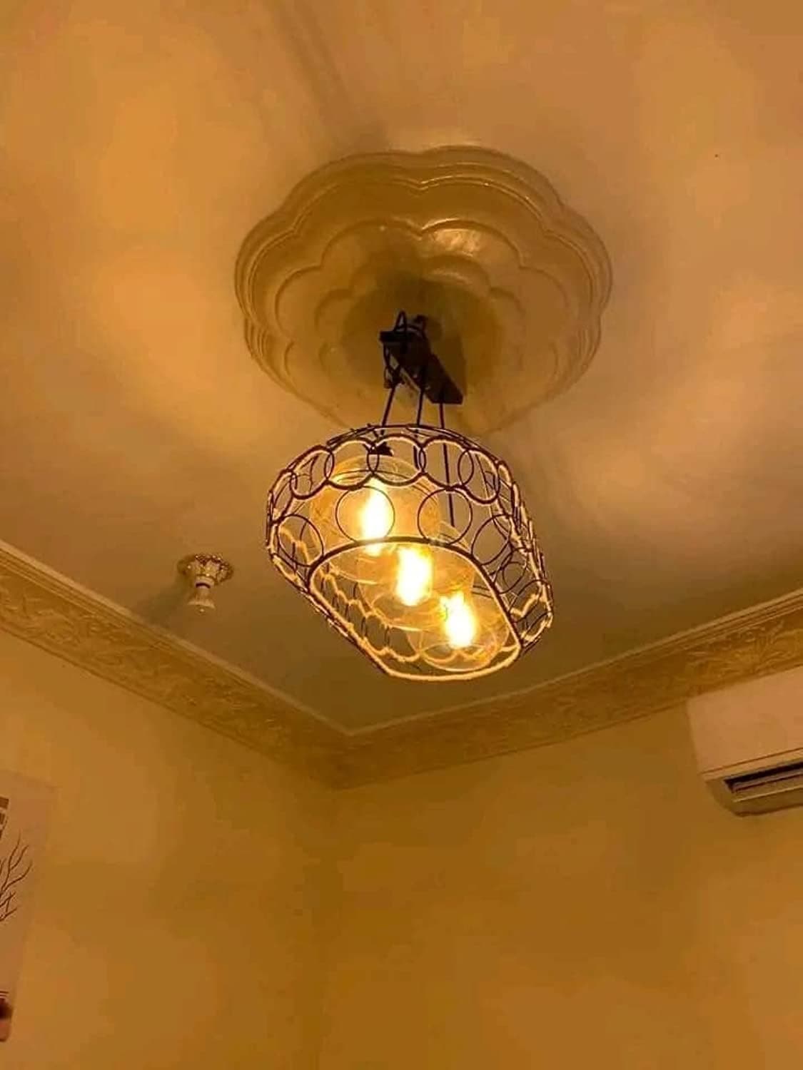 نجف بتصميم حديث، اسود