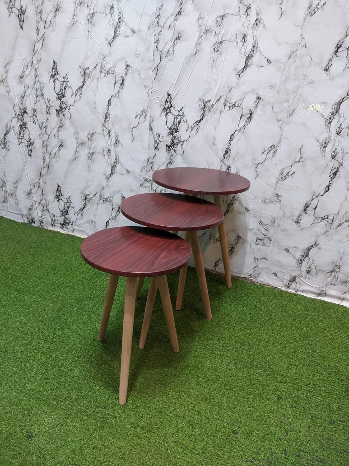 Nesting Table Set - Modern Coffee and Side Tables with a Simple Design and Wooden Legs - Space-Saving Design for Living Room, Bedroom, or Office (تصميم دائري - 6)
